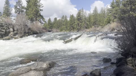 ENJOY the Peace & Quiet of Dillon Falls – Deschutes River – Central Oregon – 4K