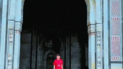Purana Qila and India Gate - Zotung Lwin Oo