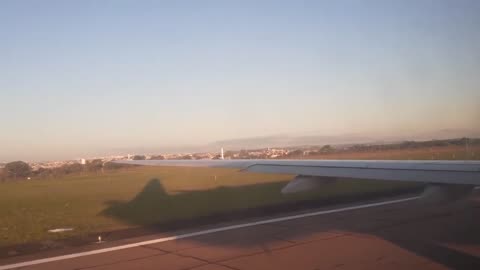 Decolagem do Embraer 195 E2 PS-AEB de Campinas para Porto Alegre