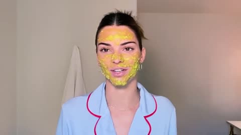Kendall Jenner's Acne Journey, Go-To Makeup and Best Family Advice _ Beauty Secrets