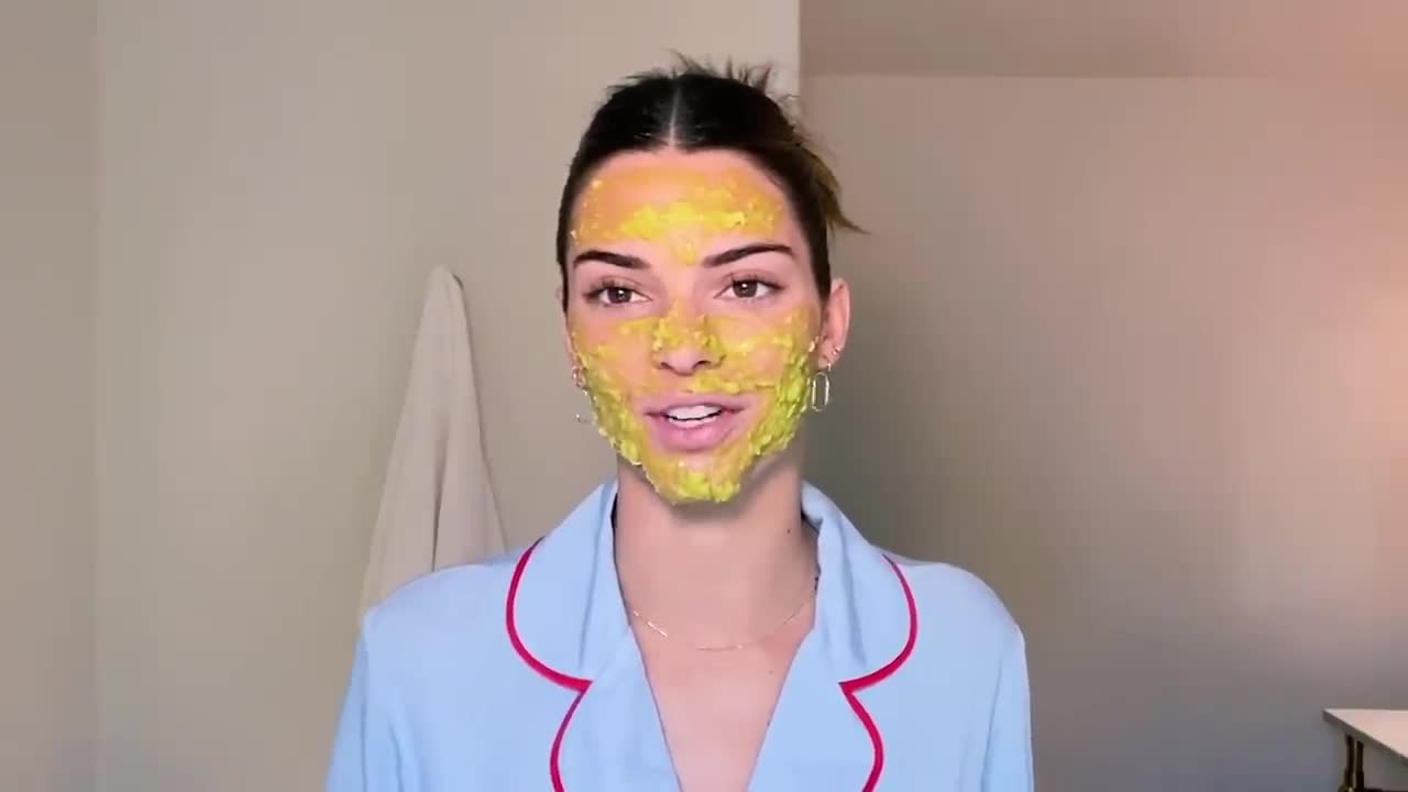 Kendall Jenner's Acne Journey, Go-To Makeup and Best Family Advice _ Beauty Secrets