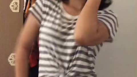 Girl dancing 16. (Follow me)