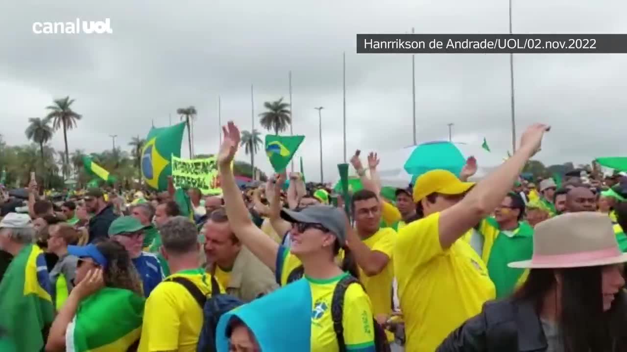 Bolsonaristas pedem intervenção e que Exército 'saia do quartel' em Brasília