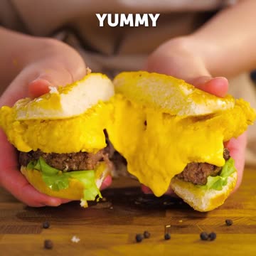 How to Make a Juicy Burger at Home #Shorts
