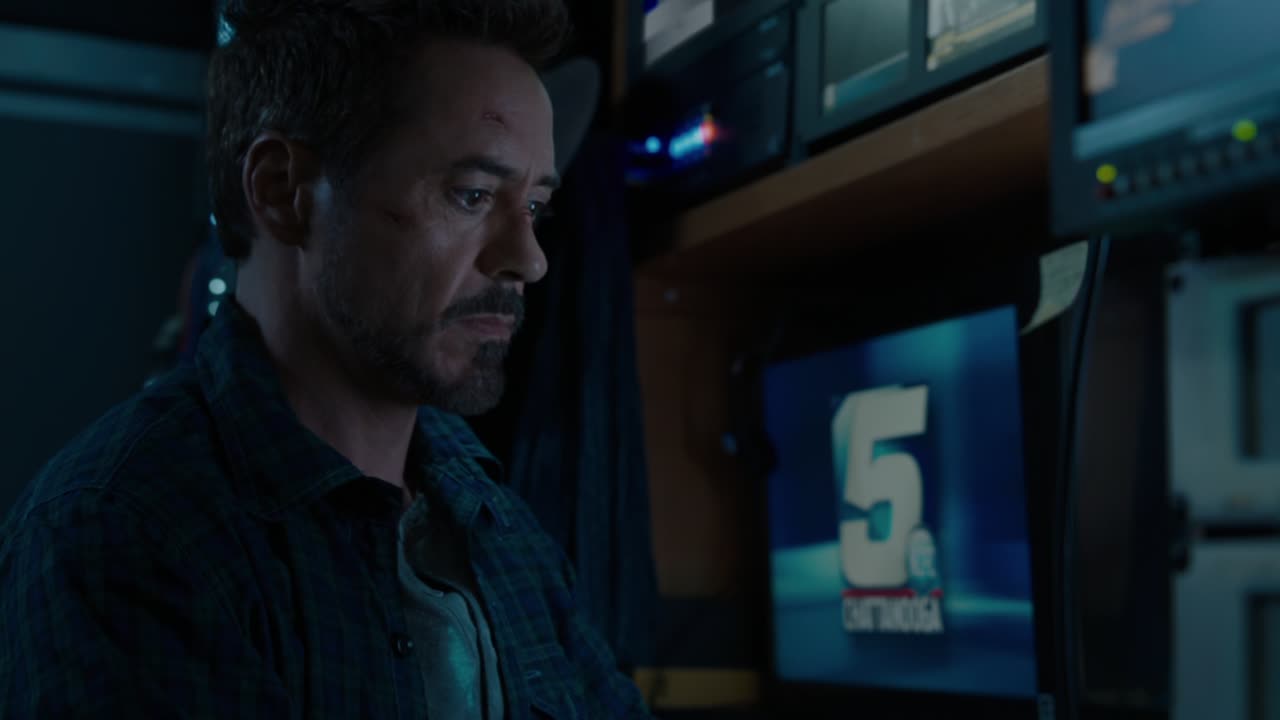 Iron man 3 Complete Movie (Hindi-English) Dual audio.mkv