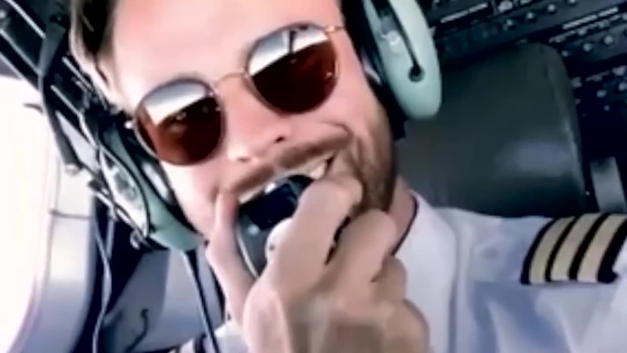 Fun in the aeroplane, let's see