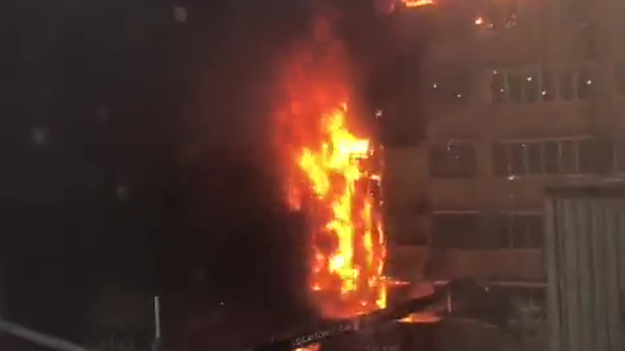 The fire near the Jacques-Cartier Bridge is the third fire in Montreal on Wednesday morning