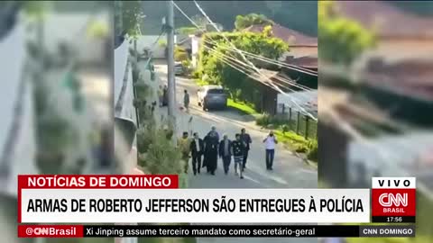 Padre Kelmon entrega armas de Roberto Jefferson à Polícia Federal | CNN DOMINGO