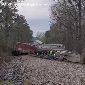 ANOTHER NORFOLK SOUTHERN TRAIN DERAILED, THIS TIME IN ALABAMA