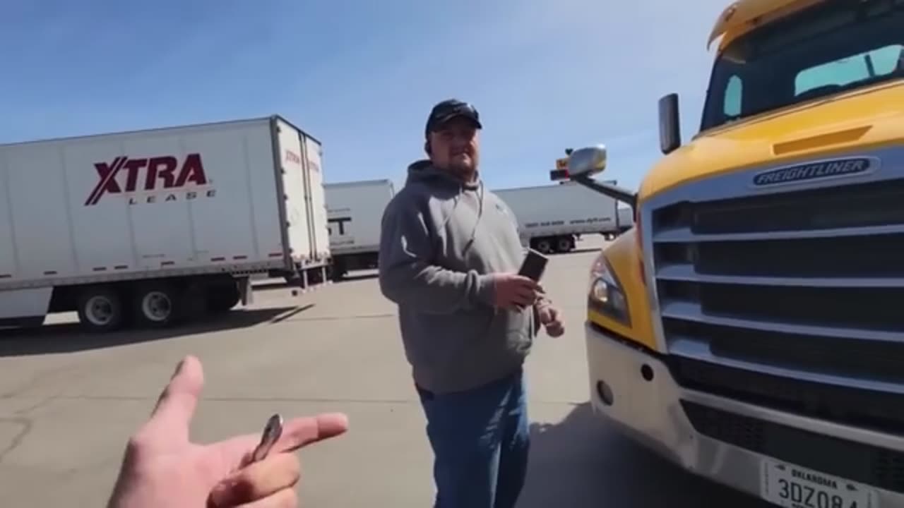 TRUCK STOP CHAOS & FAILS ｜ Bonehead Truckers