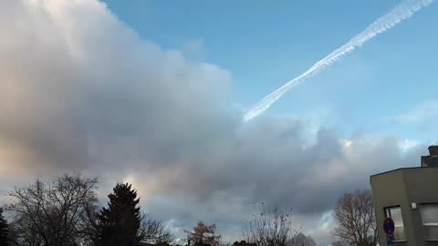 Himmel in Berlin am 25.12.2023 um 15:10 Uhr