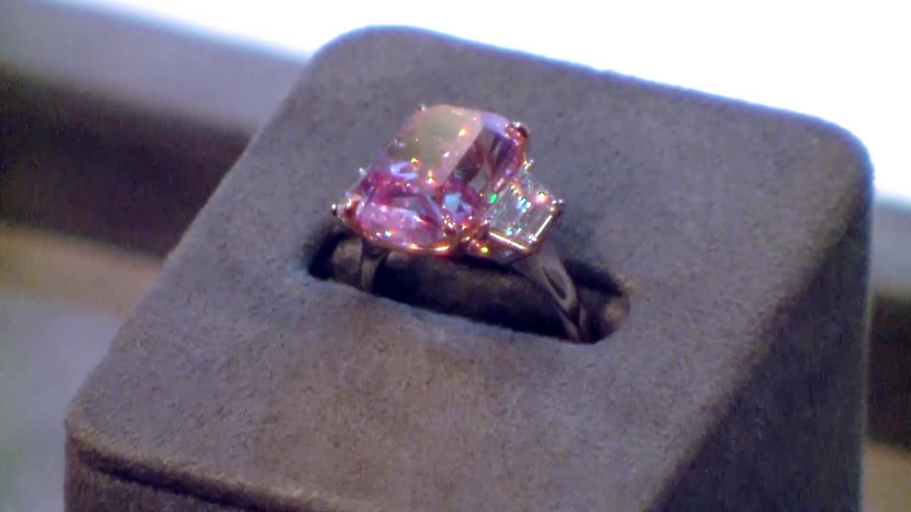 Vivid pink diamond could fetch more than $35 million