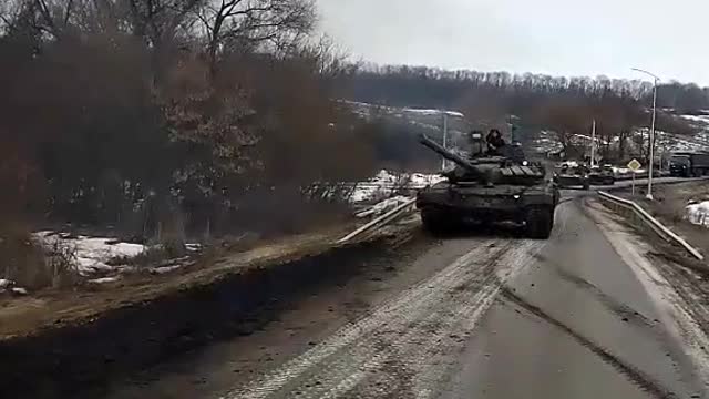 More Russian tanks are reported to be heading to Donbass from Belgorod, Russia.