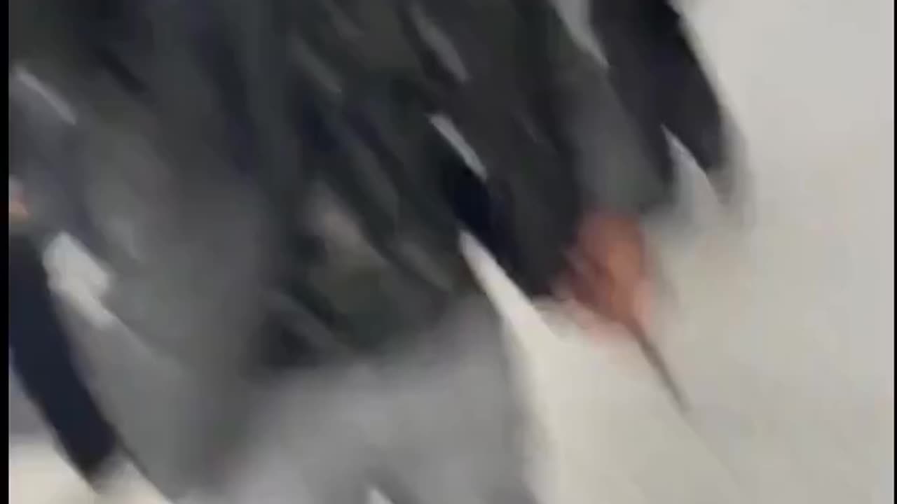 Black man harassed and say racist slurs to asian woman 02