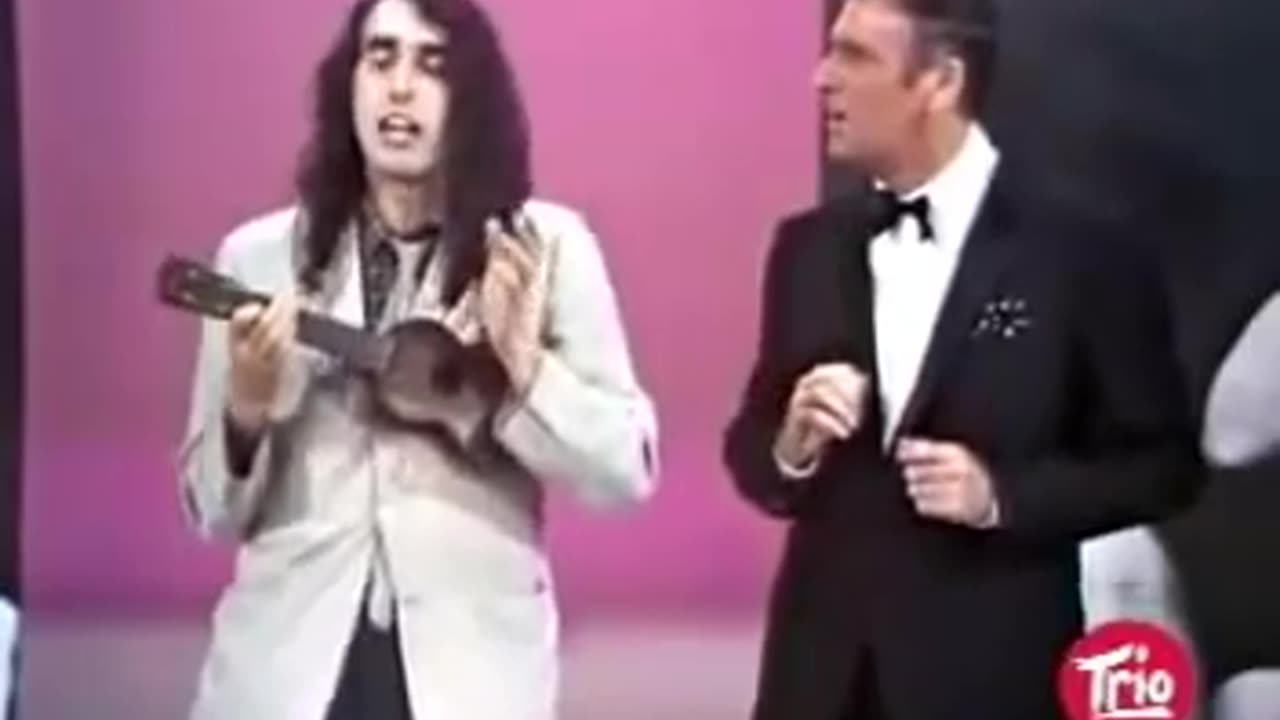 Tiny Tim - Tip Toe Through The Tulips > Rowan & Martin's LAUGH-IN