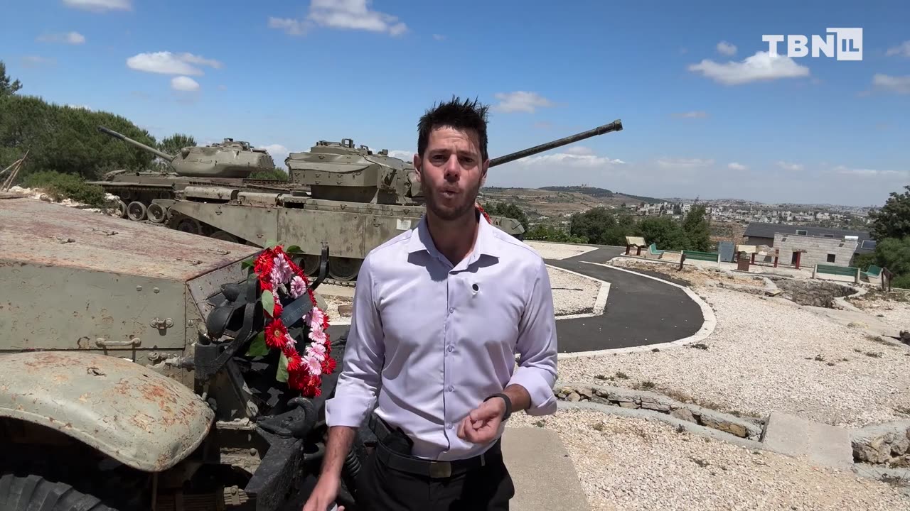 IDF STRIKES 150 Hamas Positions; Israelis MOURN Fallen On Memorial Day |