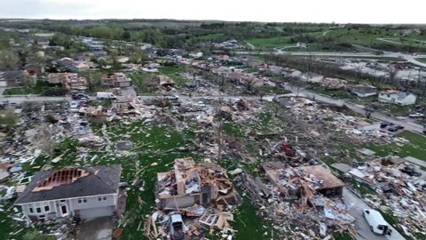 Tornado that hit Elkhorn, Nebraska destroys entire neighborhood