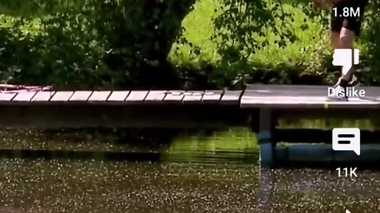 Insane stone skipping #world record in stone skipping