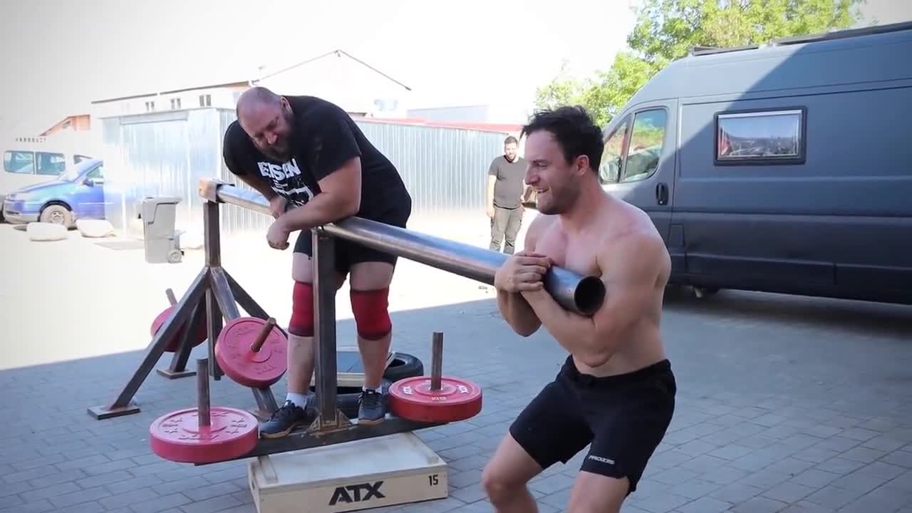 Sascha Huber VS. Strongman