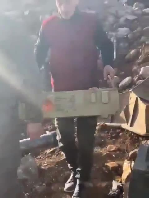 New Syrian Government Hands Over Massive Amounts of Weapons and Munitions to the Israelis