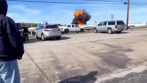 B-17 Crashed over Dallas Airport during Air Show