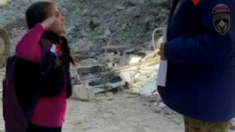 A Syrian girl Iman thanked the Russian military personnel involved in the humanitarian mission