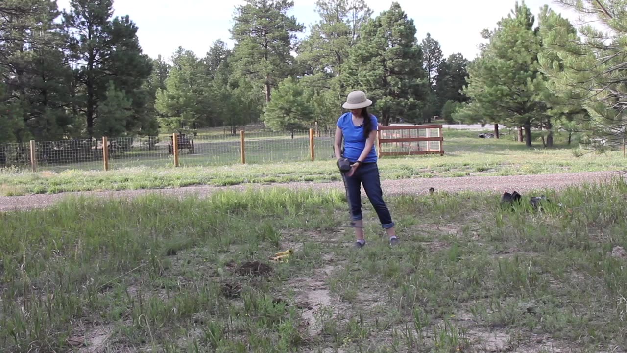 Treasure Expeditions: Terri discovers a vintage object metal detecting