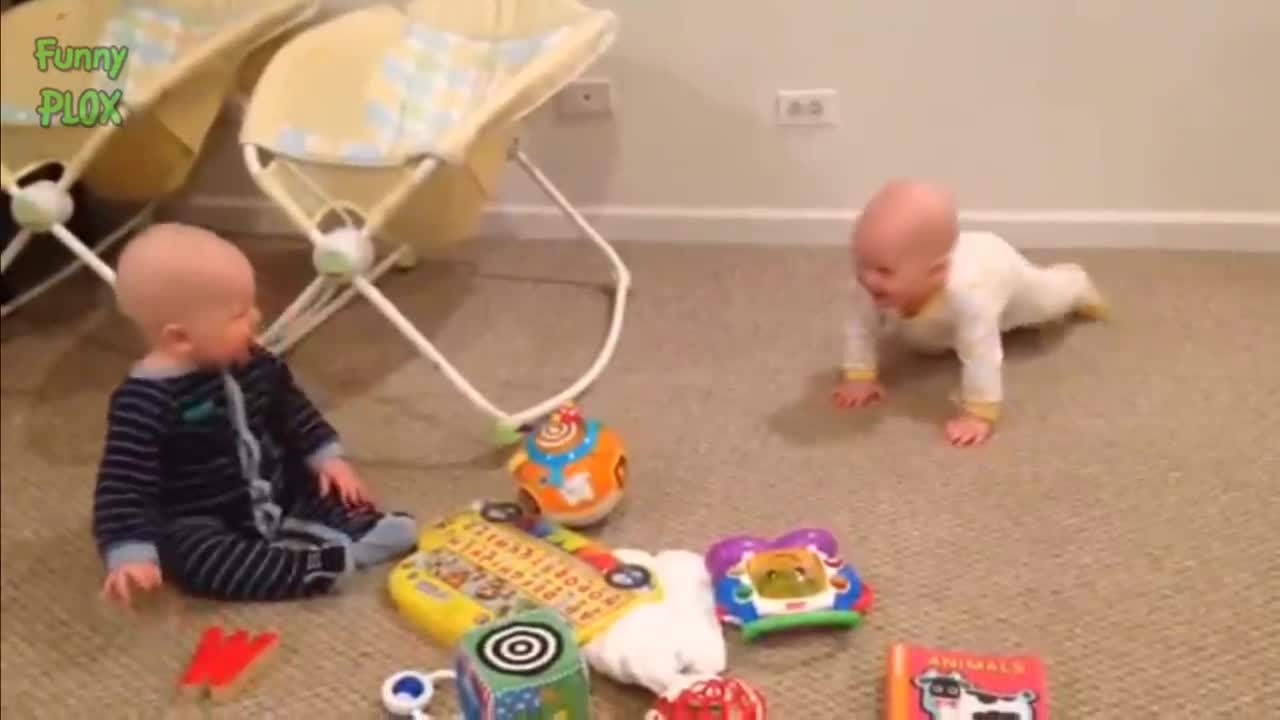 Twin Babies Laughing Hysterically - Funny Baby Videos