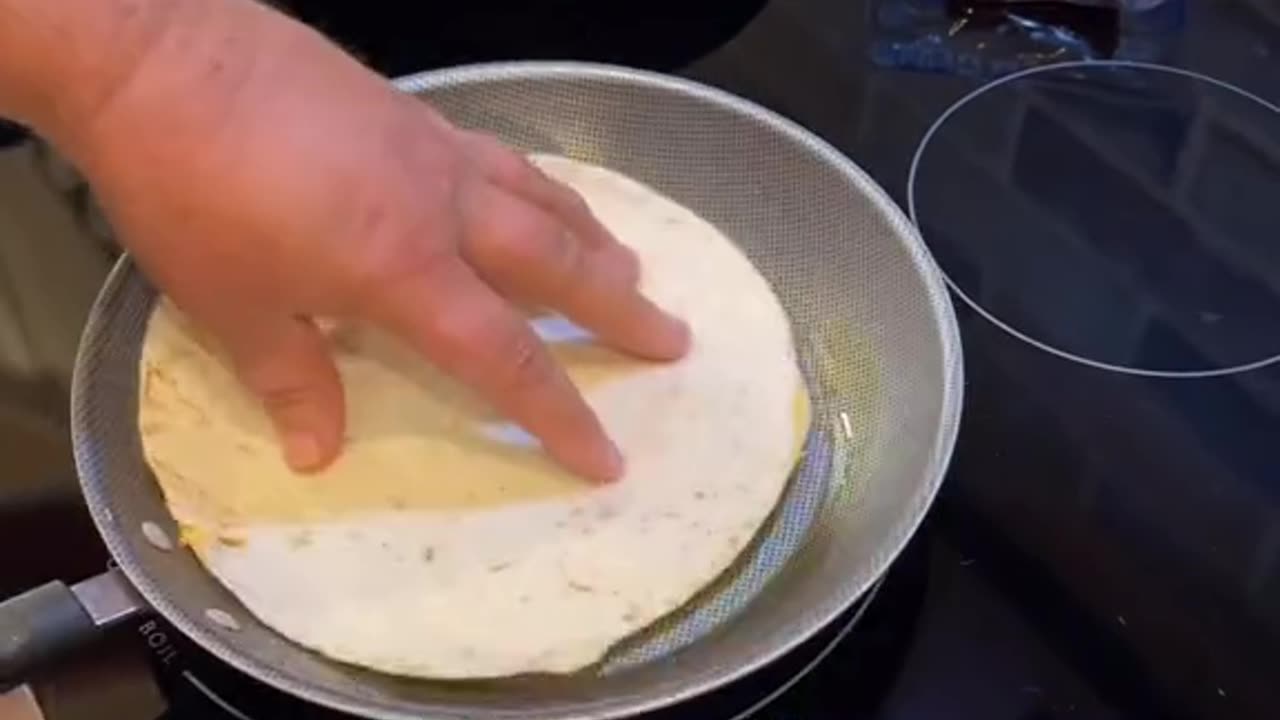 Upside down pizza! Quick and easy recipe!