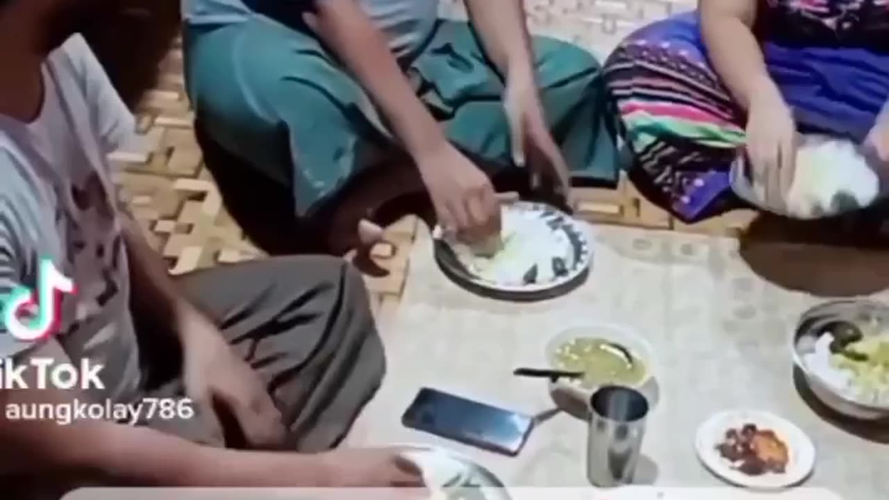 Try not to laugh 😂😂