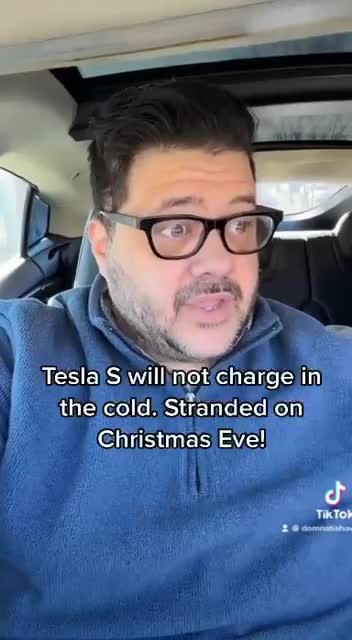 Stranded on Christmas Eve: Man's Tesla Refuses to Charge in 19° Weather