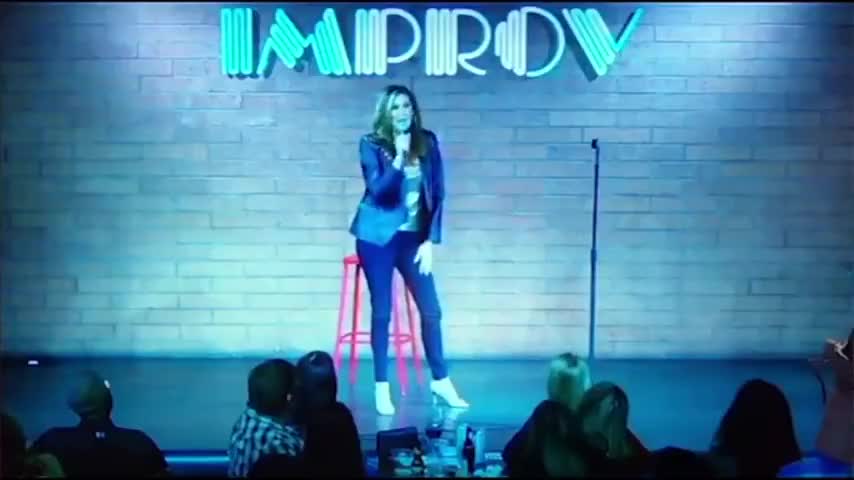 COMEDIAN BRAGGING ABOUT 3 MRNA DEATH JABS, COLLAPSES ON STAGE, FRACTURES SKULL