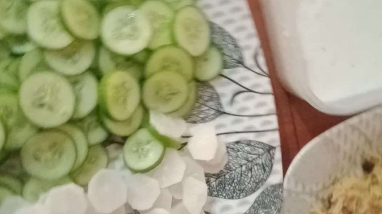 Salad with mutter palao
