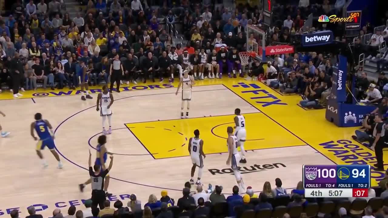 Steph Curry four-point play 🙌