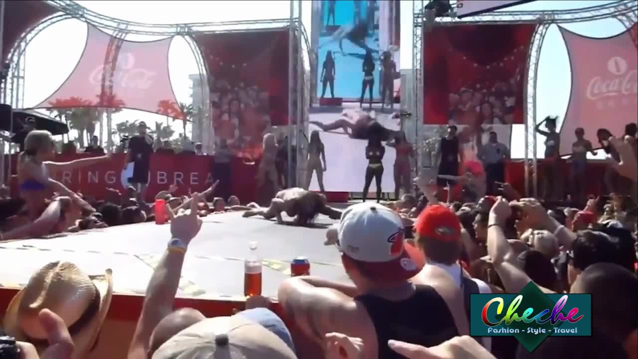 Funny BIKINI GIRL FAILS video