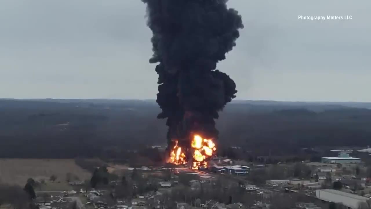 Explosión contaminante "controlada" East Palestine