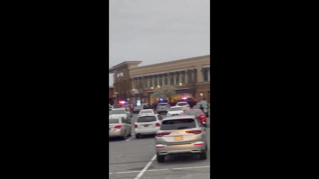 Three injured during mall shooting in Newark, Delaware