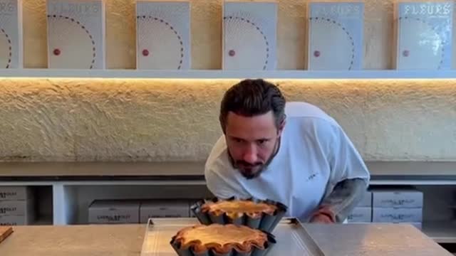Un flan 👀 #cedricgrolet #pastry