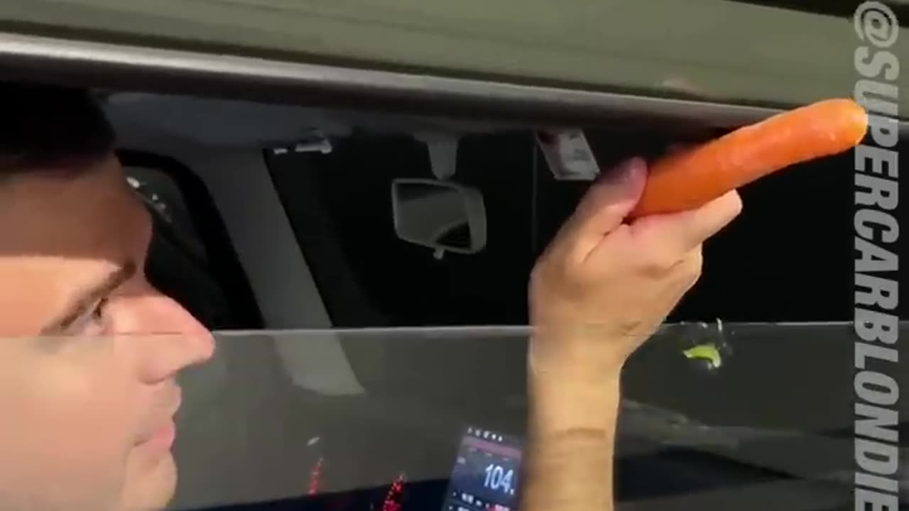 Can a car window break your finger? 👀