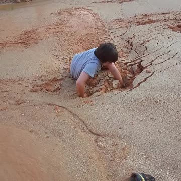 How To Escape Quick Sand - Life Saving Tip