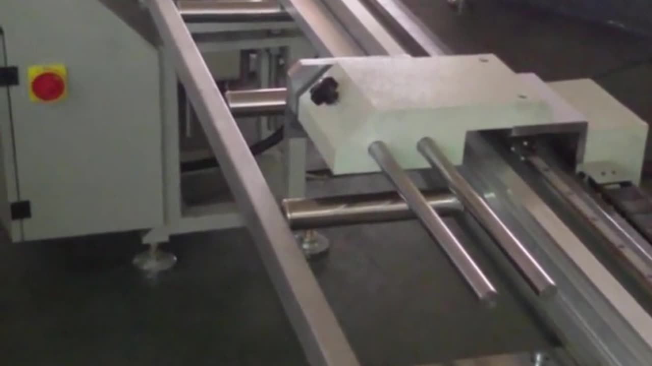 TDS-5000 CNC Saw Gauge to Measure the Length of the Aluminum Profile