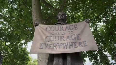 Free Julian Assange . Oct 8.