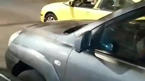 ΤΑ ΕΨΑΛΑΝ ΣΤΟΝ ΠΛΕΥΡΗ