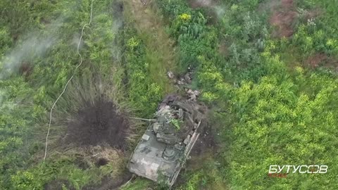 Full video of the adventures of Ukrainian infantrymen on a minefield.