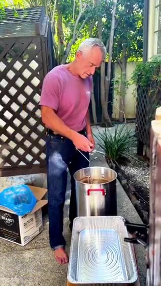 RFK JR: “This is how we cook the MAHA way…”*dunks entire turkey in sizzling