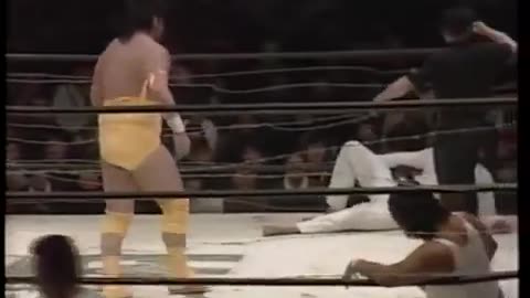 (1989.12.10) Atsushi Onita & Tarzan Goto vs Mitsuhiro Matsunaga & Jerry Blayman - FMW