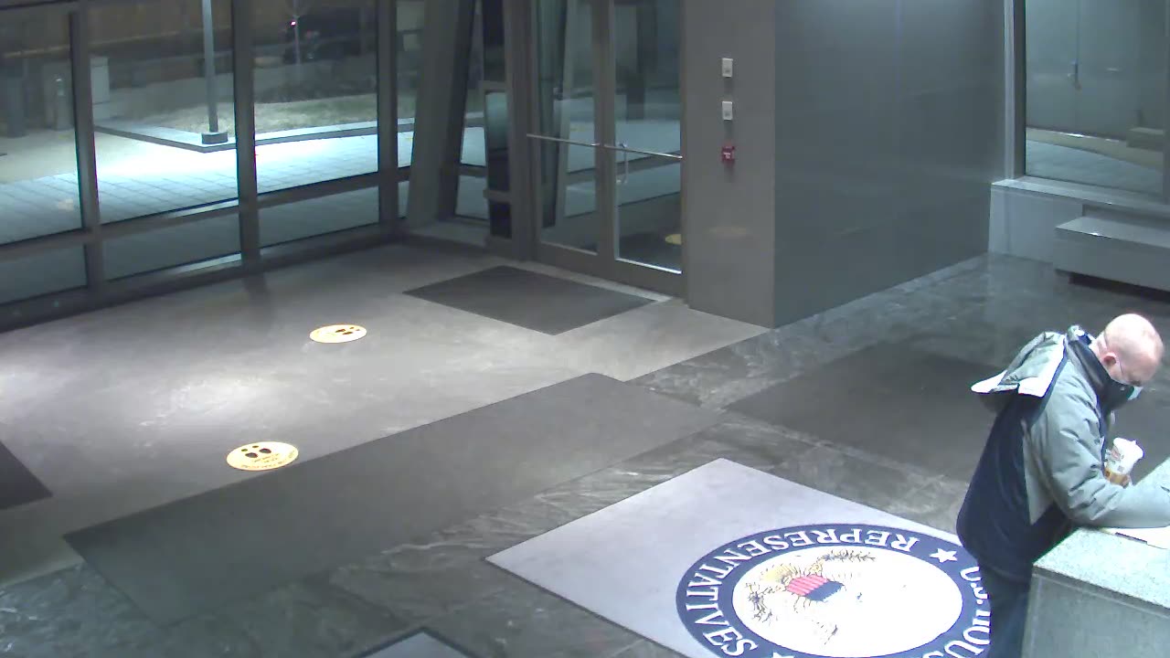 8484OHOB01ScreeningEast_2021-01-06_06h40min01s977ms.mp4