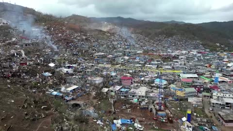 Cyclone compounds Mayotte's problems of poverty, poor health