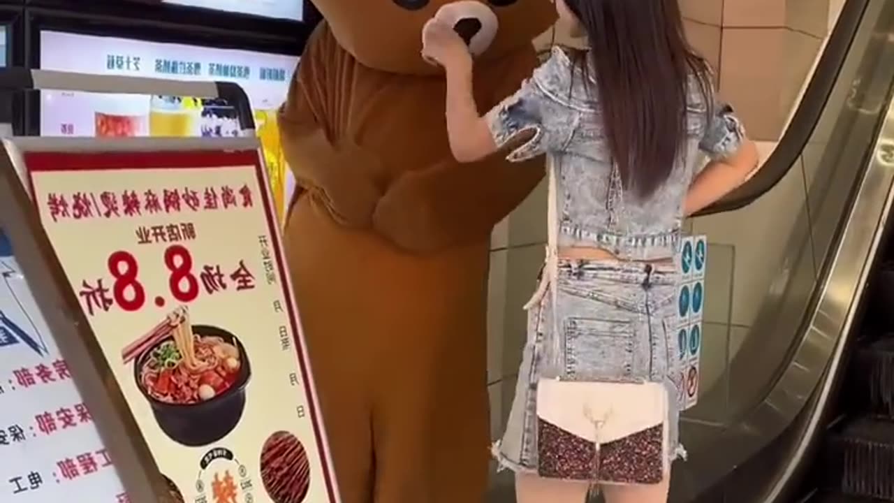 Naughty bear🤣🤣🤣