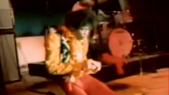 Hendrix burns his guitar and kills God in Monterey 1967